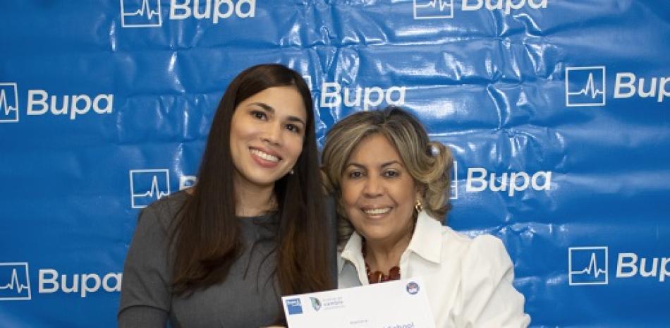 Marien Lamboglia, gerente general de Bupa Dominicana y Mildred Reyes, coordinadora de primaria, The ABC School.