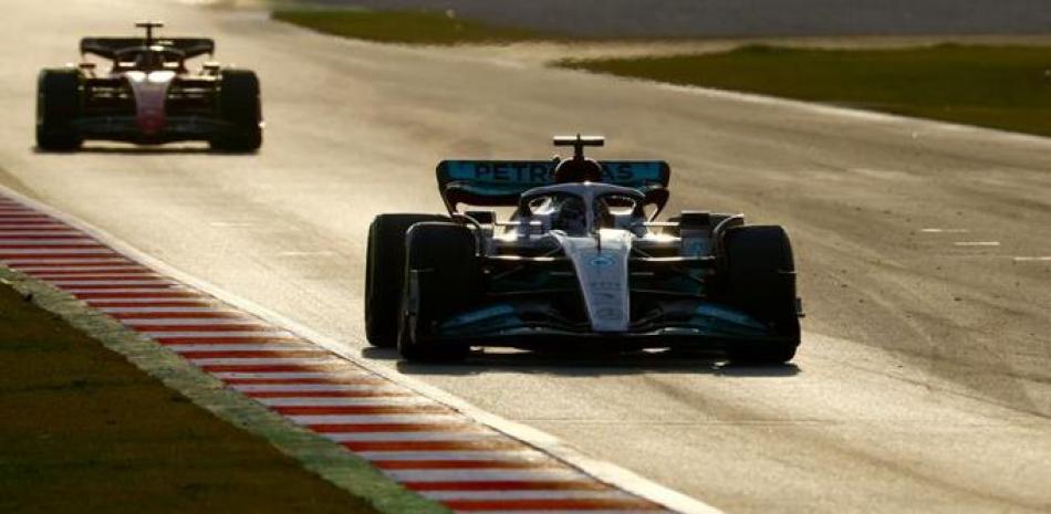 Lewis Hamilton, de la escudería Mercedes, durante una sesión de práctica en el circuito de Cataluña.