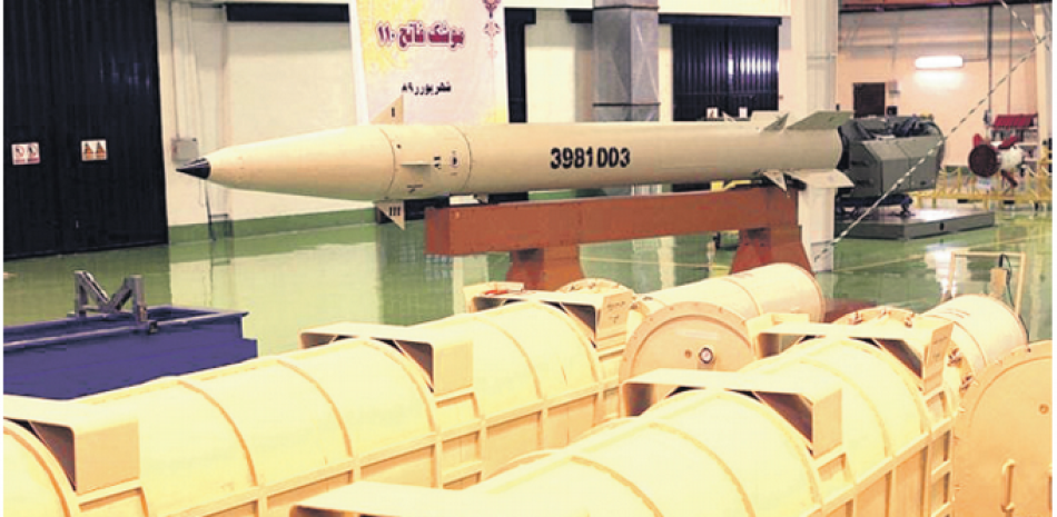 En esta fotografía publicada el 21 de septiembre de 2010, se muestra un misil Fateh-110 en Teherán, Irán. AP