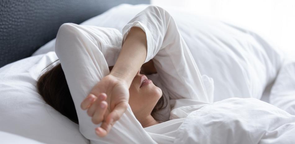 La OMS recomienda descansar al menos 6 horas diarias para asegurar una higiene del sueño. Fuente externa.