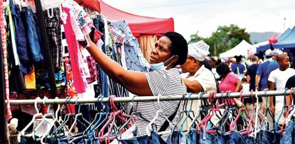 La cantidd de vendedores ha bajo de 50,000 a unos 20,000. JORGE MARTÍNEZ/LD