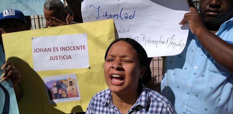 Familiares y amigos protestan por libertad de detenidos en la Operación Iguana