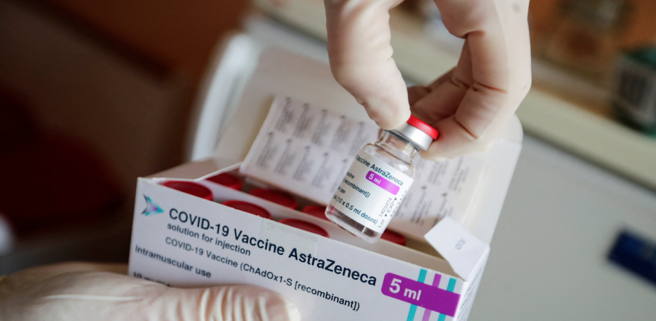 En el 2020, el Gabinete de Salud anunció la contratación de 10 millones de vacunas con la farmacéutica AstraZeneca-BioNtech, por un monto de US$40 millones, en medio del impacto del virus por el auge de los contagios. ARCHIVO/ LD