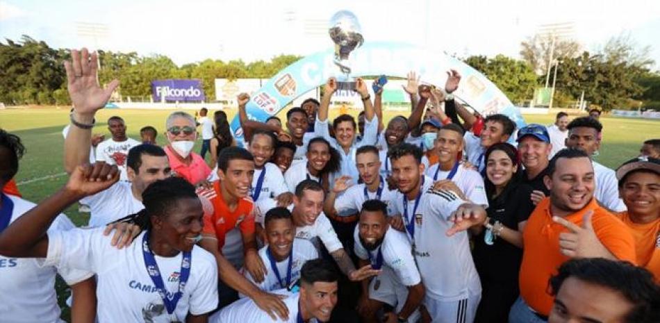 El equipo del Atlético Vega Real es el subcampeón de la Liga Dominicana de Fútbol.