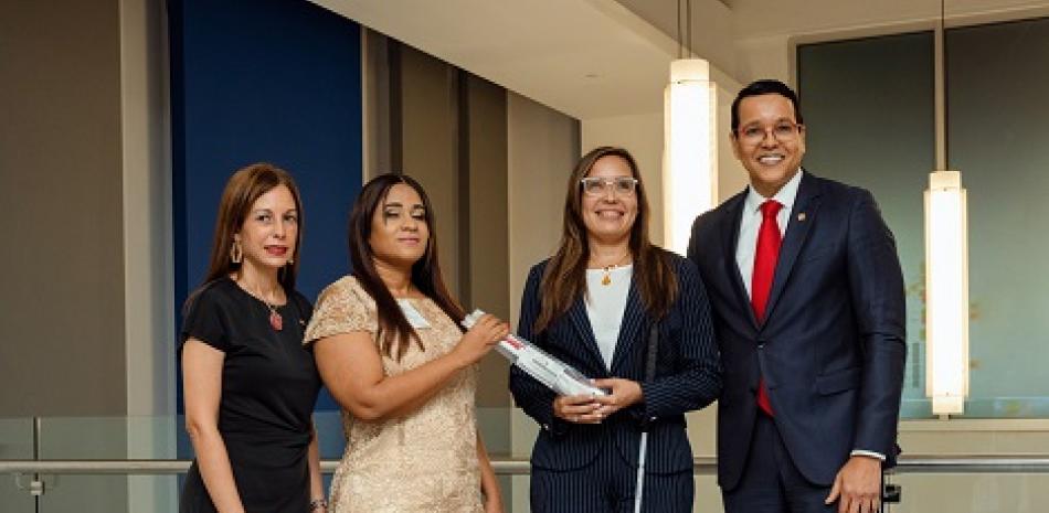 María Povedano, Ana García, Francina Hungría y Elías Dinzey.