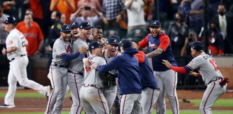 Los Bravos de Atlanta lograron su primera corona de la serie mundial desde el 1995.