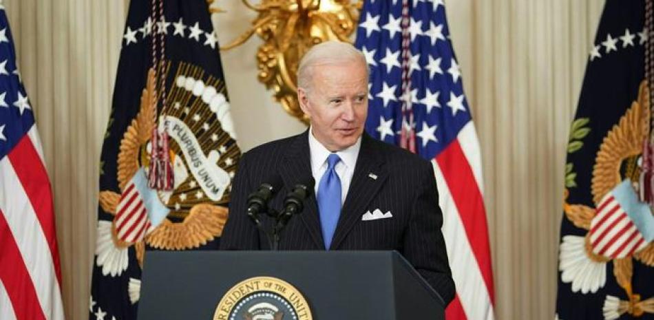 El presidente de los Estados Unidos, Joe Biden, habla antes de firmar H.R. 3076, la "Ley de Reforma del Servicio Postal de 2022", durante una ceremonia en el Comedor de Estado de la Casa Blanca en Washington, DC, el 6 de abril de 2022.
MANDEL NGAN / AFP
