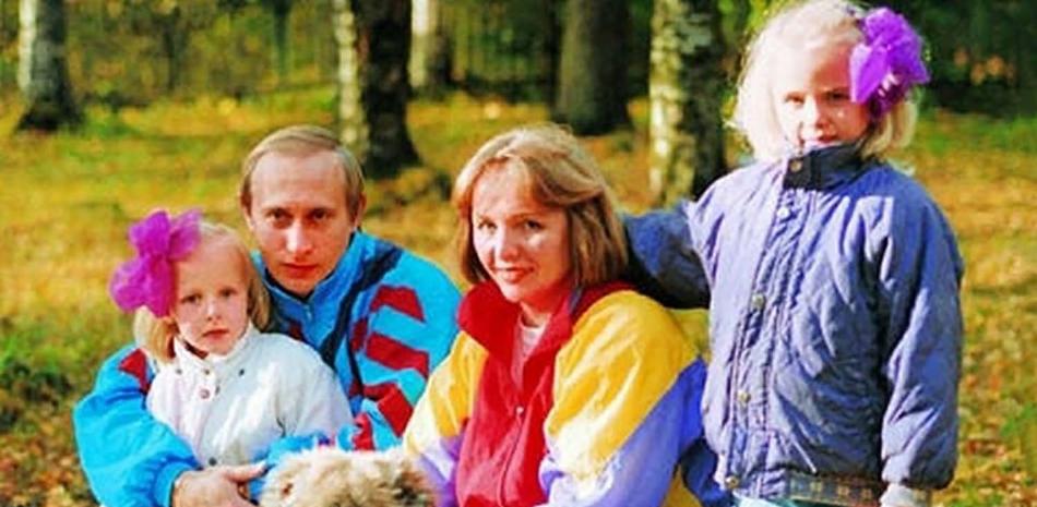 Foto antigua de las hijas de Putin. (Zuma Wire/Shutterstock)