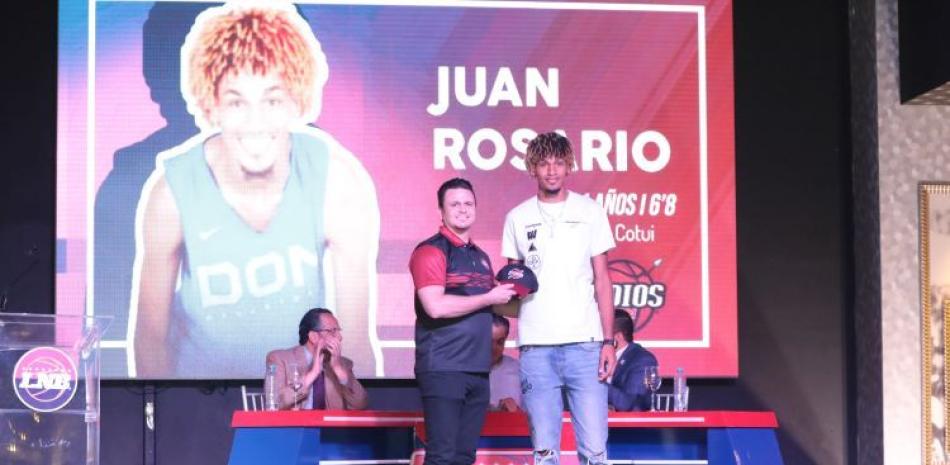Juan Junior Rosario fue el cuarto pick del draft de la LNB para los Indios, vía los Soles.