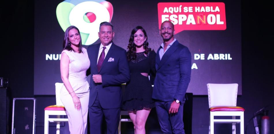 Mabel Henríquez, Daniel Sarcos, Liza Blanco y René Castillo durante la presentación de la nueva temporada.