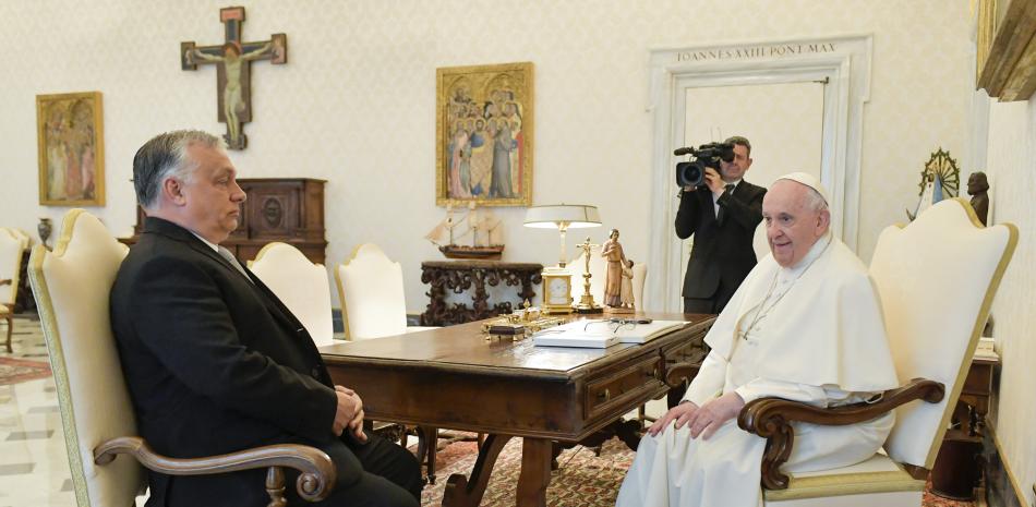 Papa Francisco y Viktor Orban.