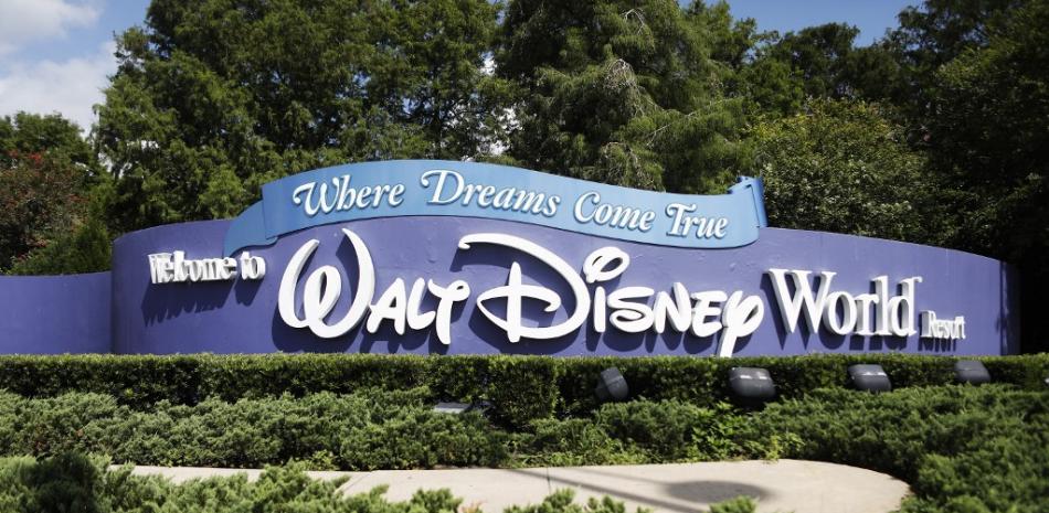 En esta foto de archivo tomada el 9 de julio de 2020, una vista de la entrada del parque temático Walt Disney World en Lake Buena Vista, Florida. 
Foto: Octavio Jones / GETTY IMAGES NORTEAMÉRICA / AFP