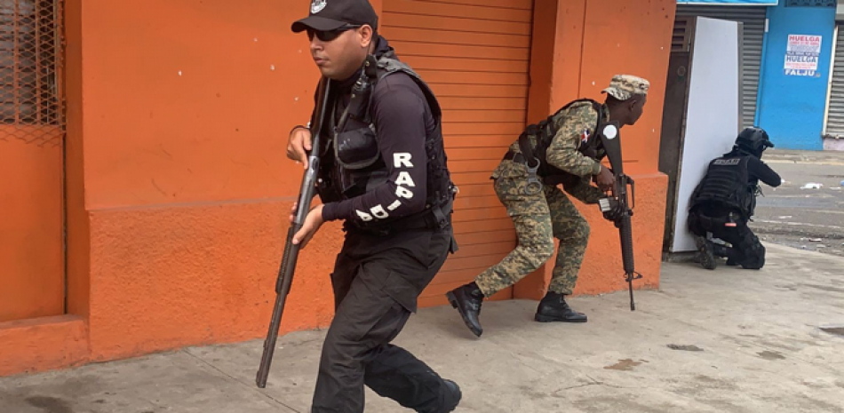 El Gobierno desplegó un operativo policíaco-militar para prevenir desórdenes durante la huelga regional. ONELIO DOMÍNGUEZ/LISTÍN DIARIO