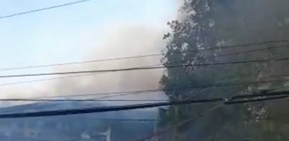 Incendio registrado en empresa de pacas en San Pedro de Macorís. Foto: Fuente externa