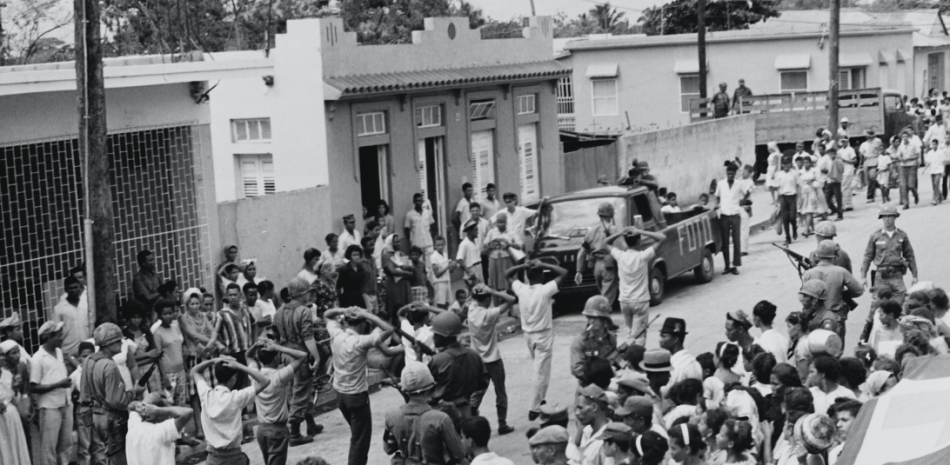 Durante las operaciones militares estadounidenses, en la capital dominicana se practicaron redadas a amplia escala en barrios levantados contra la intervención.