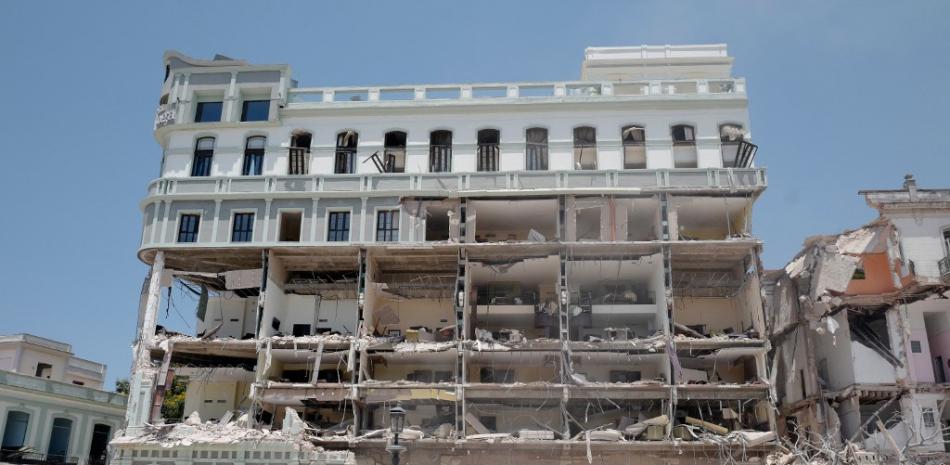 Vista del Hotel Saratoga luego de una poderosa explosión en La Habana, el 6 de mayo de 2022. Ocho personas murieron y unas 30 resultaron heridas en una poderosa explosión el viernes que destruyó parcialmente un hotel de cinco estrellas en el centro de La Habana, dijo el gobierno cubano, agregando el La explosión probablemente fue causada por una fuga de gas. Adalberto ROQUE / AFP