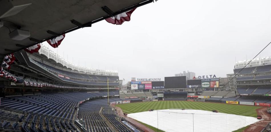 En foto del 4 de abril del 2022, el estadio de los Yanquis después de que se suspendiera el juego ante los Medias Rojas de Boston debido a lluvia.