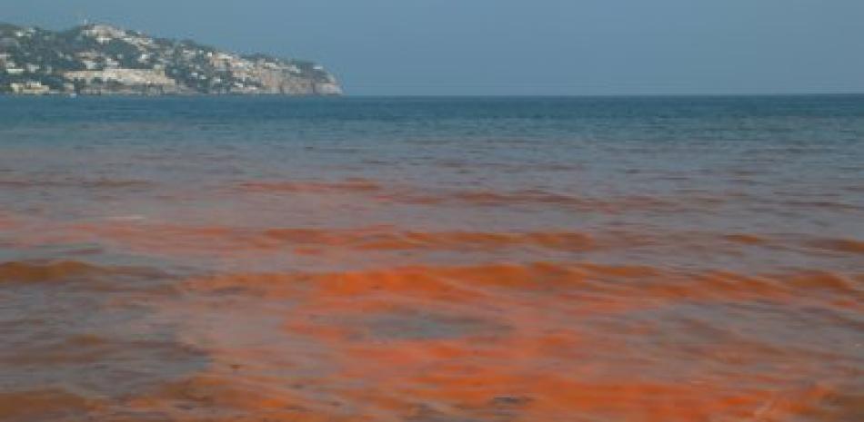 Foto de una marea roja de europapress