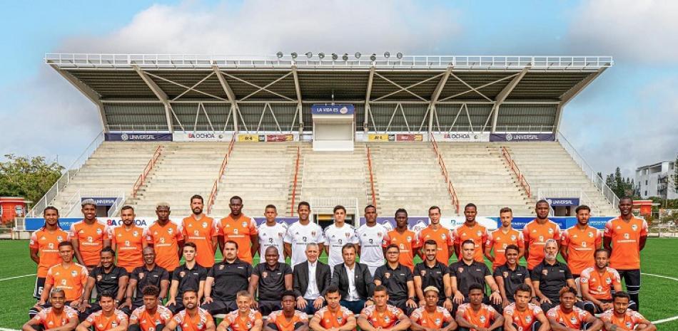 Integrantes del equipo del Cibao FC que estará en acción en el campeonato de clubes del caribe de la concacaf.