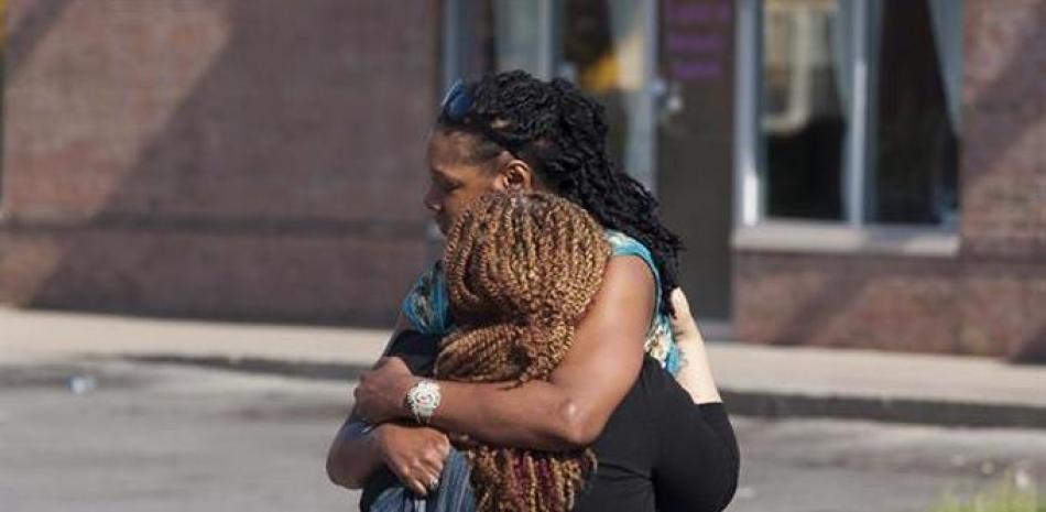 Familiares de las víctimas del tiroteo en Buffalo, Nueva York. Foto EFE