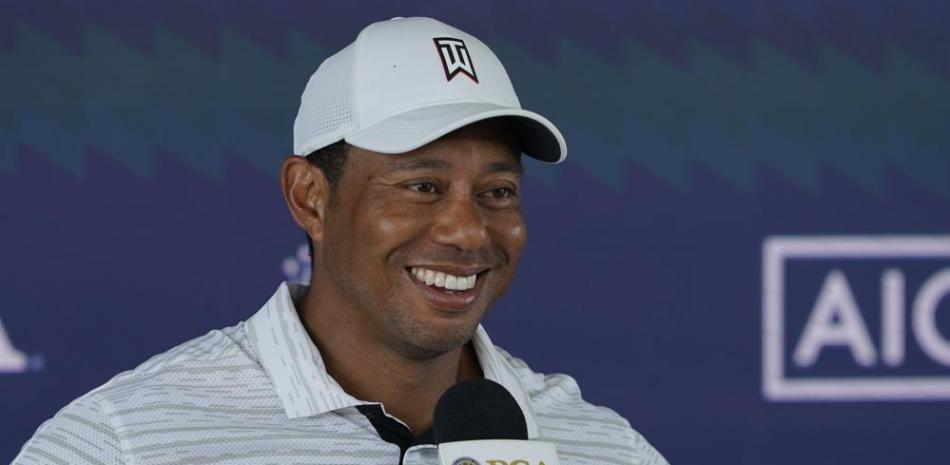 Tiger Woods habla en conferencia de prensa antes del PGA Championshipe en Souther Hills en Tulsa, Oklahoma, EE.UU.