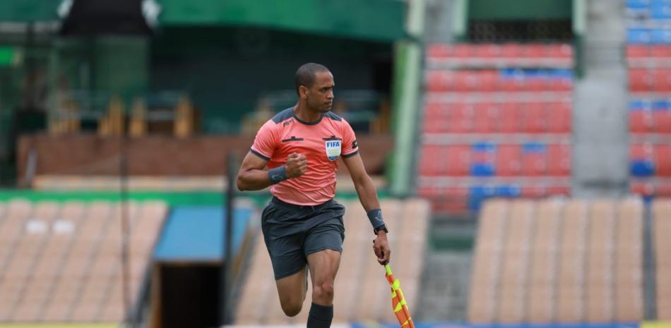 Los otros dos sueños a perseguir por Feliz es participar en unos Juegos Olímpicos y ser el primer oficial inmortal del deporte dominicano en fútbol.