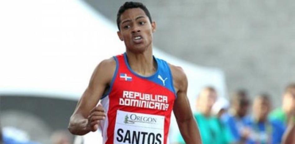 Juander Santos se quedó con la medalla de plata en los 400 metros con vallas.