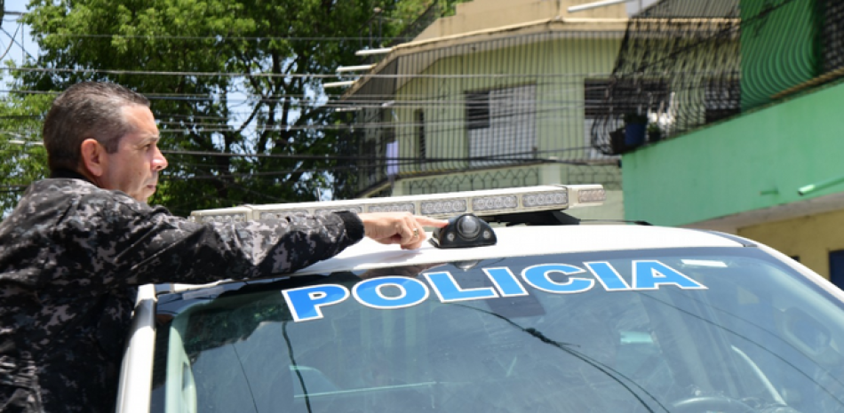 El vocero policial, coronel Diego Pesqueira, dijo que las camionetas equipadas con cámaras de vigilancia chequearán las actuaciones de los agentes./VÍCTOR RAMÍREZ/LD