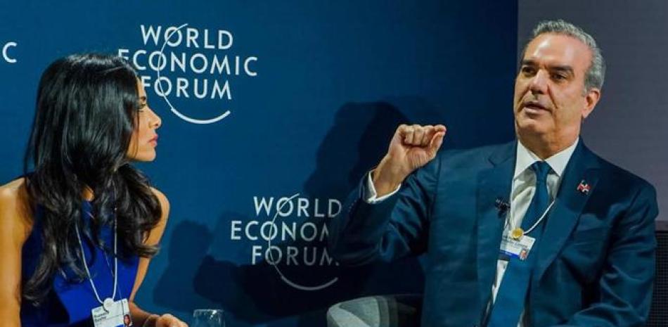 Luis Abinader participando del Foro Mundial de Economía