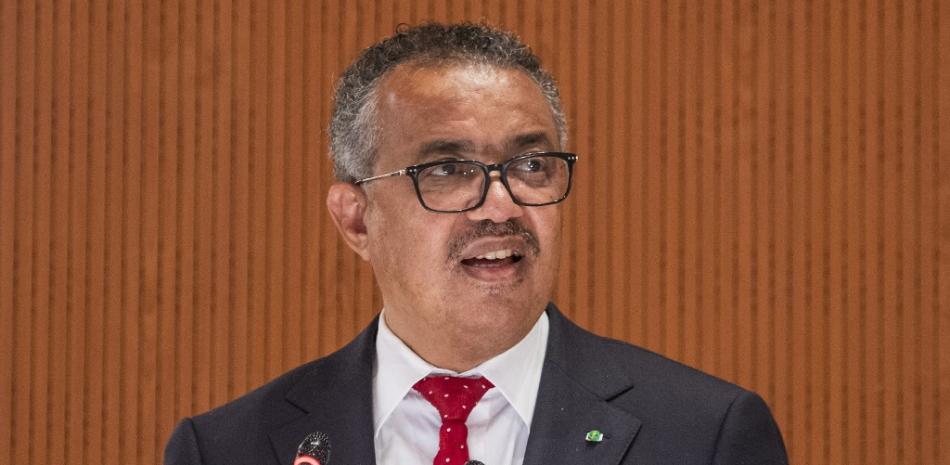 El Director General de la Organización Mundial de la Salud (OMS), Tedros Adhanom Ghebreyesus, pronuncia un discurso en la jornada inaugural de la 75ª Asamblea Mundial de la Salud de la Organización Mundial de la Salud (OMS) en Ginebra, el 22 de mayo de 2022. Foto: Jean-Guy Python/AFP.