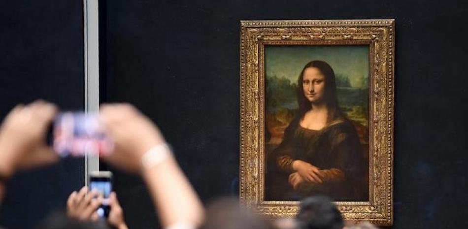 Pintura "La Mona Lisa" en el Museo de Louvre. Foto: AFP