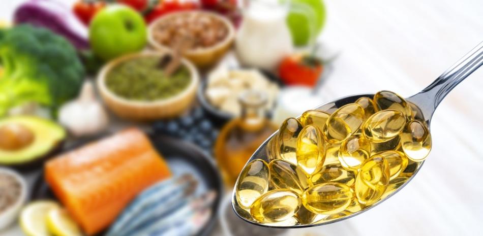 Los ácidos grasos omega-3 suelen encontrarse en pescados grasos como el salmón, el atún, las sardinas, la trucha, el arenque y las ostras. ISTOCK/LD