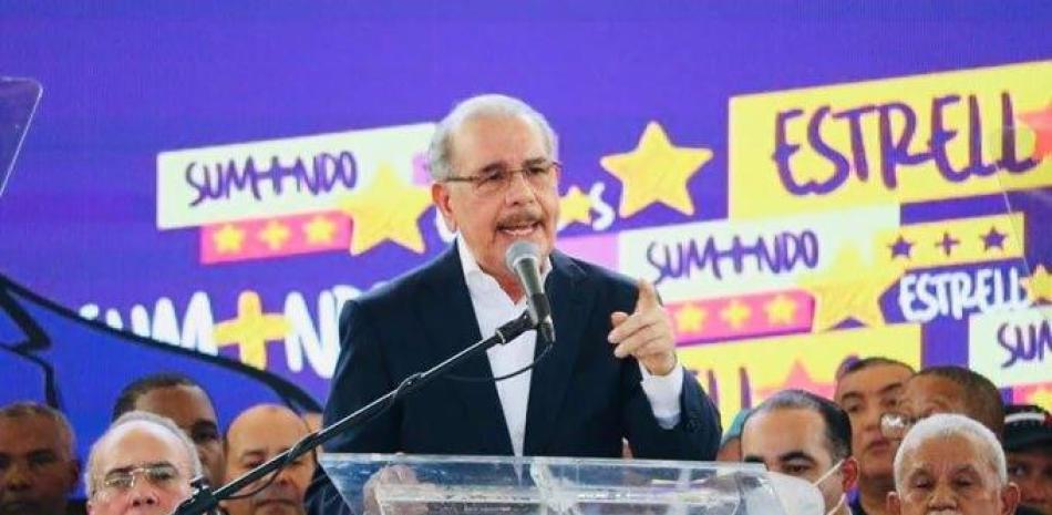 El expresidente Danilo Medina encabezó un acto de su partido en Bonao.