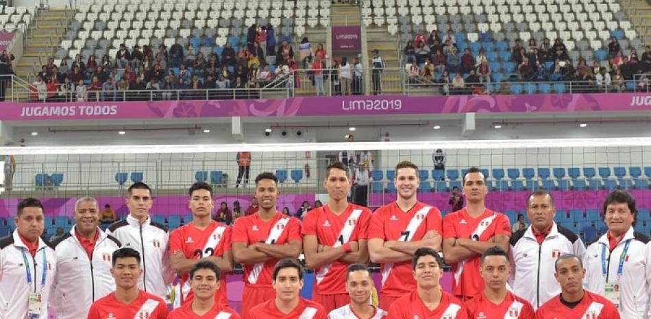 Integrantes de la selección nacional de voleibol peruana que se fogueará con su par de República Dominicana.