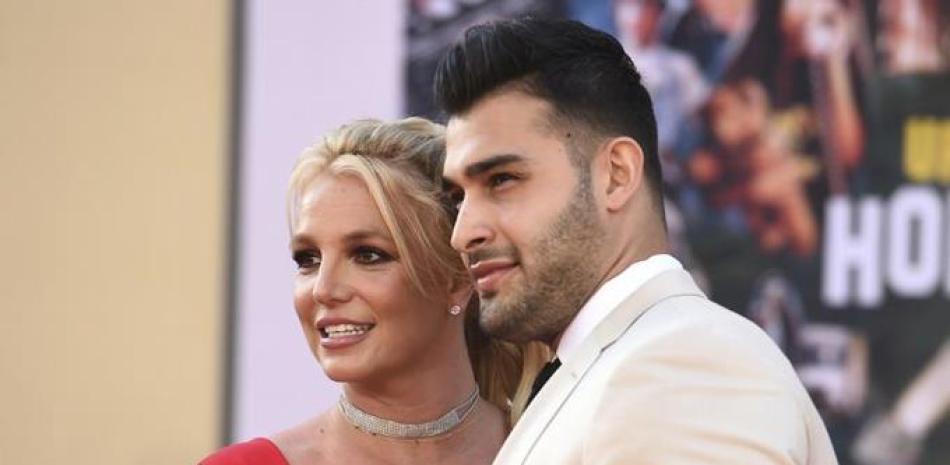 Britney Spears y Sam Asghari llegan al estreno de "Once Upon a Time in Hollywood" en el Teatro Chino de TCL en Los Ángeles el lunes 22 de julio de 2019. (Foto de Jordan Strauss/Invision/AP, Archivo).