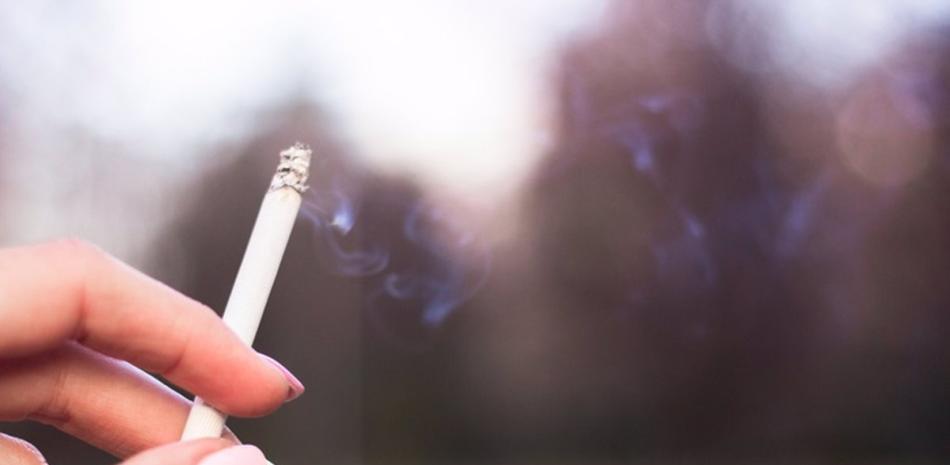 Persona fumando, foto de Europapress