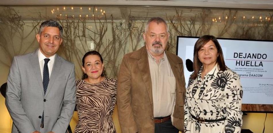 Jesús Arredondo, Janet Osorio, Jorge Montoya y Miriam Troncoso.