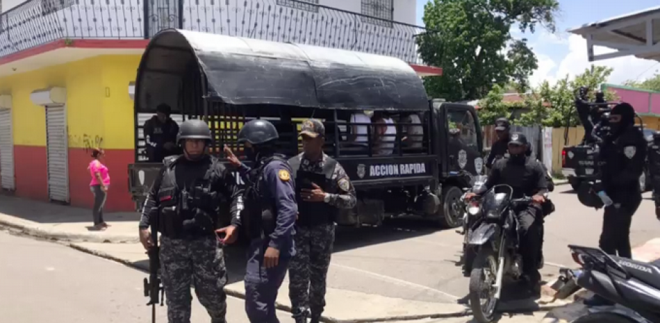 La Policía Nacional incrementó los operativos de patruje con tropas mixtas con la finalidad de enfrentar la delincuencia en Santiago.ARCHIVO