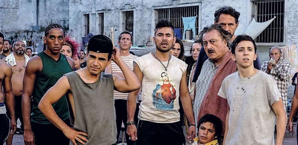 La serie argentina "El Marginal", que narra las idas y vueltas de los internos de una peligrosa prisión, rápidamente logró un éxito internacional en Netflix.