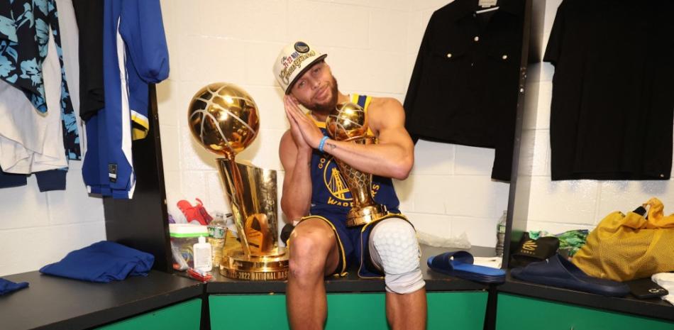 Stephen Curry tras ganar su cuarto campeonato de la NBA. Foto: Nathaniel S. Butler/AFP.