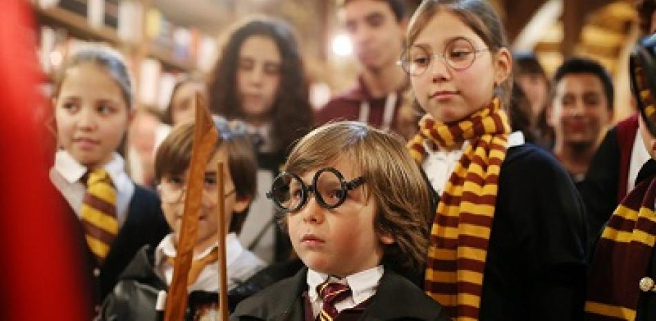 Millones de niños de todo el mundo se han transformado por momento en Harry Potter. EFE/José Coelho.