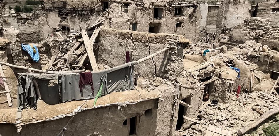 Casas dañadas tras un terremoto en el distrito de Gayan, provincia de Paktika, el 22 de junio de 2022. Foto: AFP.