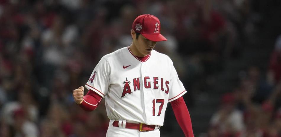 <p>El abridor de los Angelinos Shohei Ohtani (17), reacciona en la parte alta del sexto inning del juego de la MLB que enfrentó a su equipo con los Reales de Kansas City.</p>