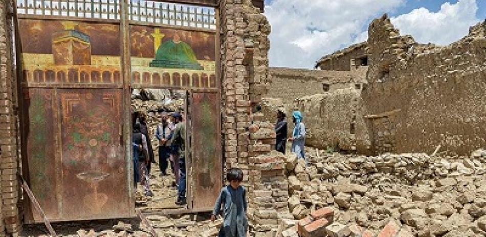 Escombros tras terremoto en la capital de Afganistán. AFP