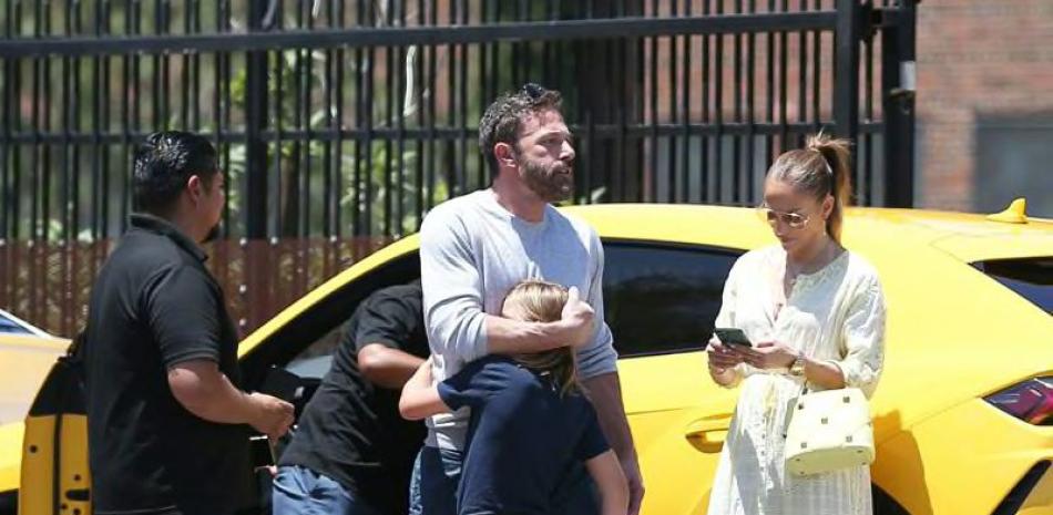 Samuel, el hijo de 10 años, de Ben Affleck, estaba con el actor y Jennifer López en un concesionario de autos