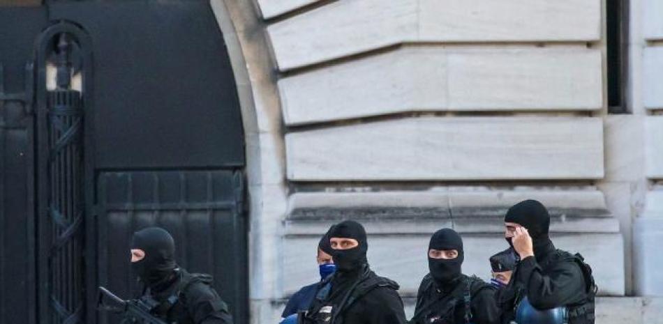 Afueras del tribunal que conoce juicio por atentados en París. EFE