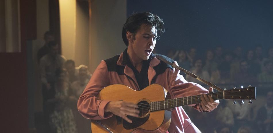 En esta imagen difundida por Warner Bros. Pictures, Austin Butler en una escena de "Elvis". (Warner Bros. Pictures vía AP).