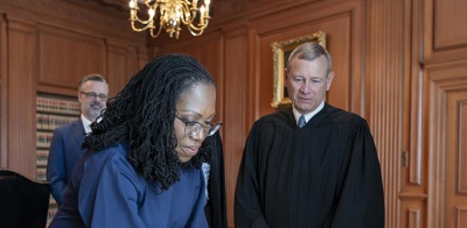 Ketanji Brown Jackson, primera mujer negra en la Corte Suprema de EEUU. AFP
