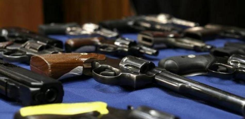 Nueva York aprueba una ley que restringe las armas tras el fallo del Supremo