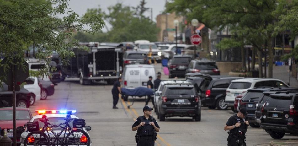 Policía de Chicago tras el ataque del 4 de julio en Chicago, Illinois. Foto: AFP.